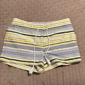 Ann Taylor Lift Yellow Patterned Rivera Shorts size 8